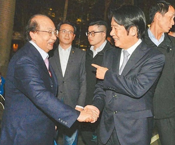 爱一配 蓝营批赖清德“团结十讲”是柯建铭剧本！岛内名医列“独裁金句”